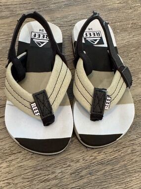Reef Toddler Ahi Beige and Black Sandals Size 3/4